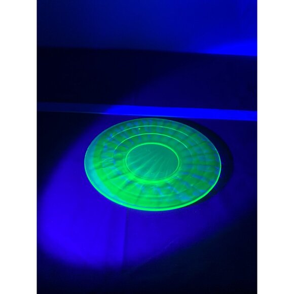 Fostoria ,Fairfax Pattern Banded Ring Uranium Green Depression Glass Sm Plate 6. - Picture 2 of 6